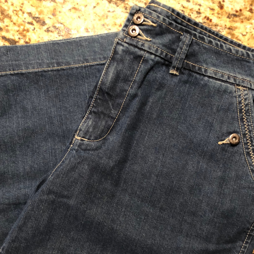 Womens Stylish Capri Denim Blue Jean Pants 18 NWOT